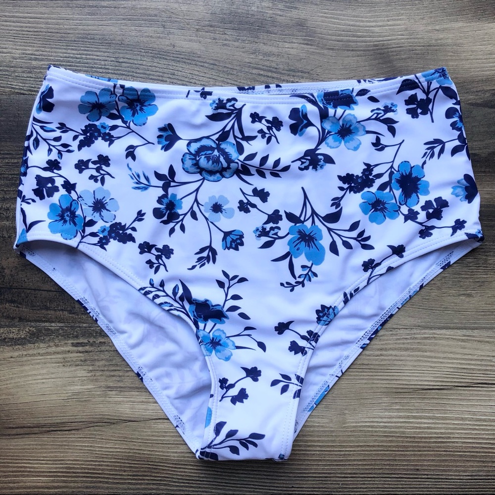 IFFEI Two Piece Swimsuit Woman’s Medium Light Blue - Picture 5 of 9